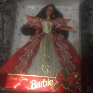 Vintage 1997 Happy Holidays Special Edition Barbie